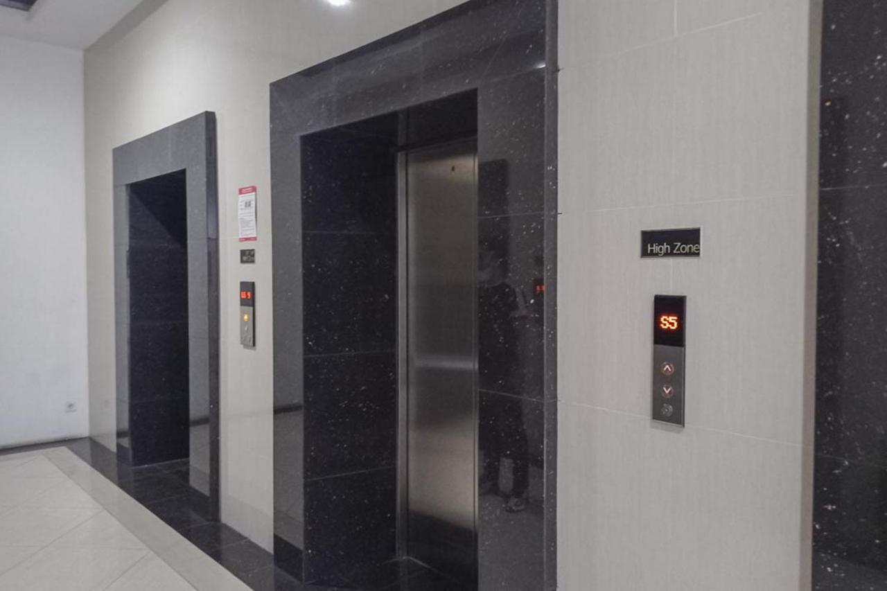 Redliving Apartemen Grand Kamala Lagoon - Pekayon Tower Barclay North Bekasi Exterior photo