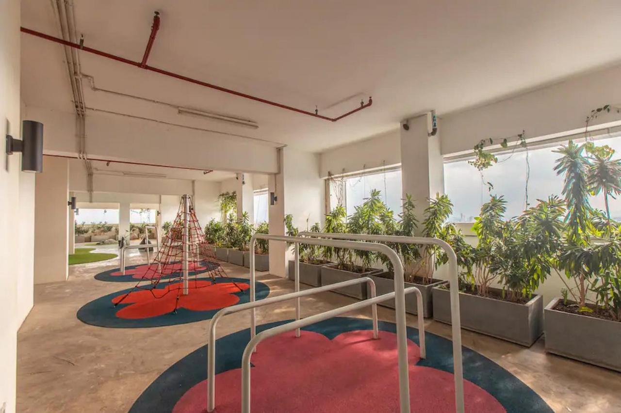 Redliving Apartemen Grand Kamala Lagoon - Pekayon Tower Barclay North Bekasi Exterior photo